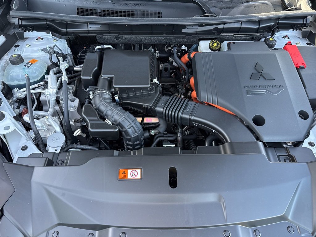 New 2025 Mitsubishi Outlander SE image 31