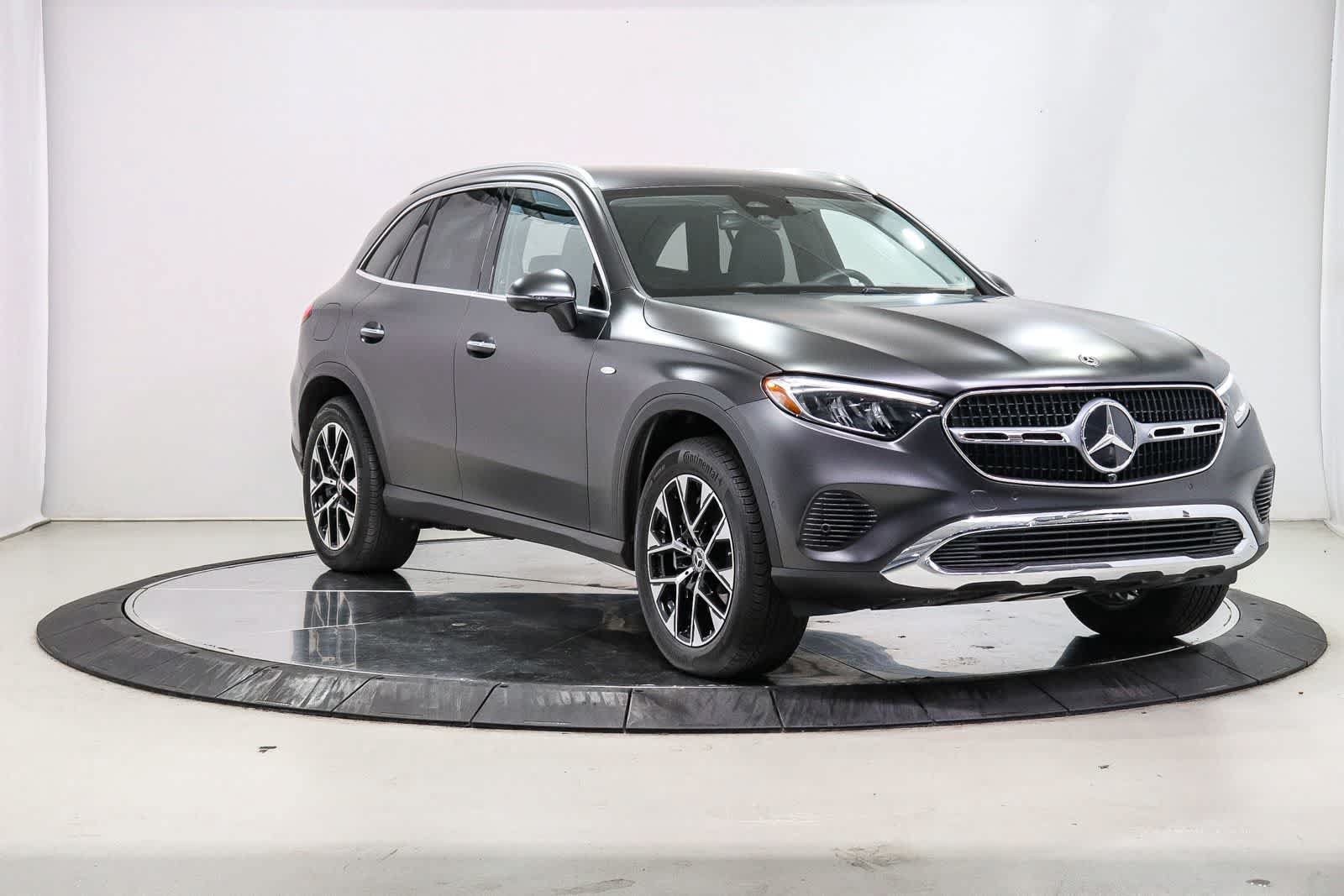 Used 2025 Mercedes-Benz GLC 350e 4MATIC image 5