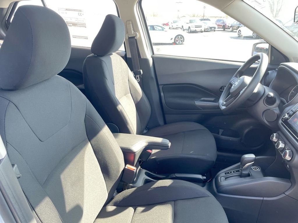New 2025 Nissan Kicks Play S image 33