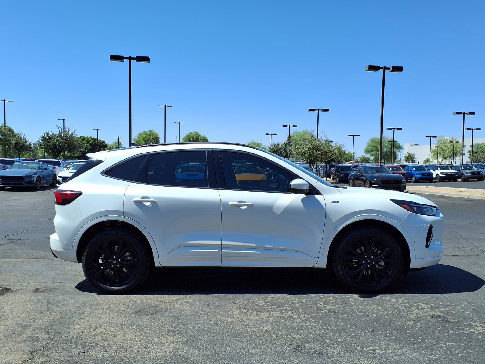 Certified 2023 Ford Escape ST-Line Elite w/ Premium Technology Package AWD/4WD image 7