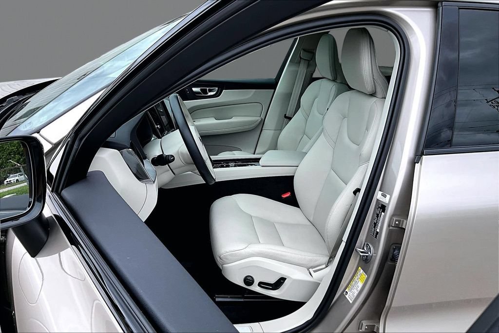 Used 2024 Volvo XC60 T8 Plus w/ Protection Package Premier AWD/4WD image 25