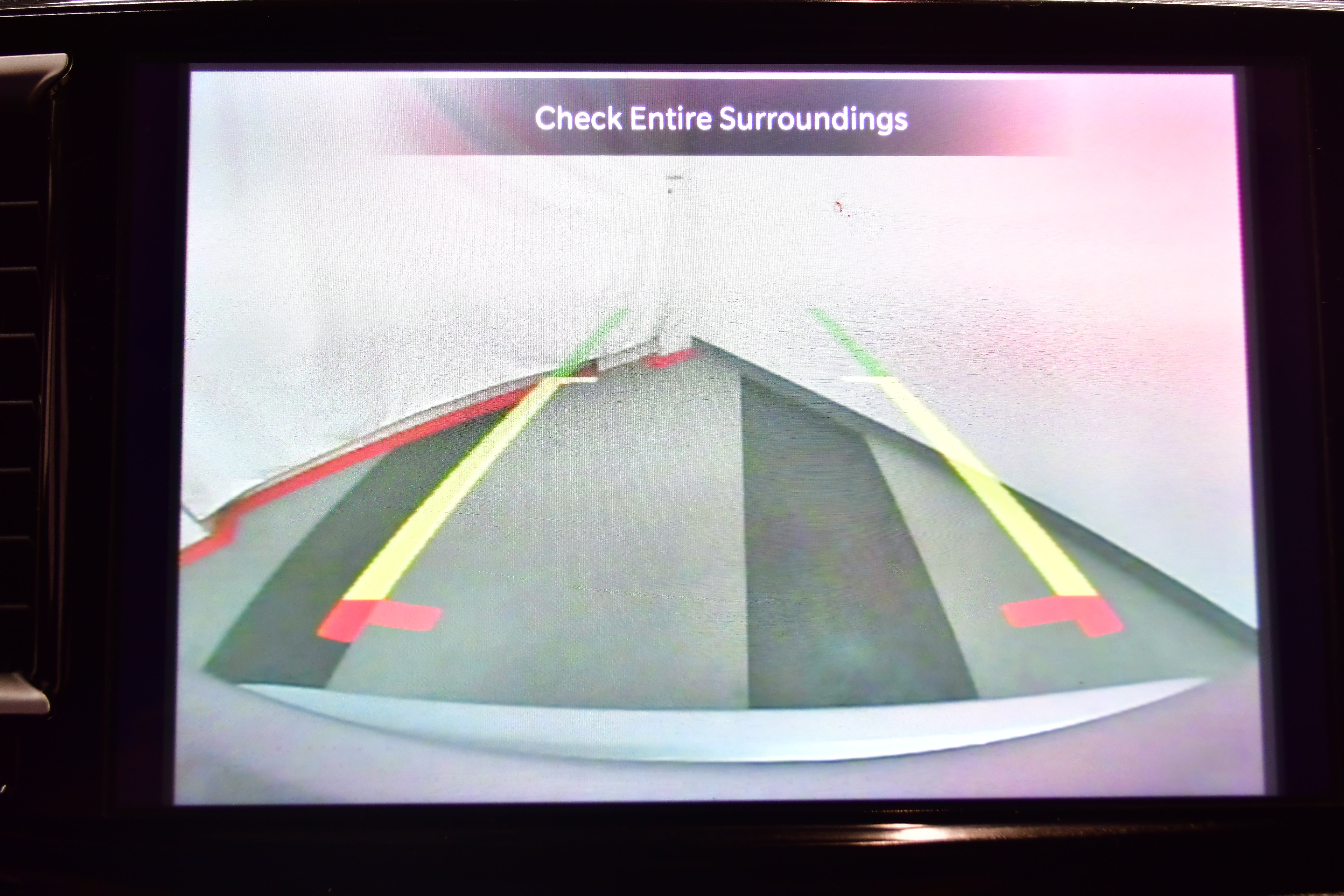 Used 2023 Chrysler Pacifica Touring FWD image 24