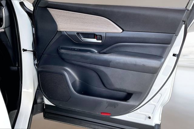 Used 2024 Toyota Grand Highlander Limited image 26