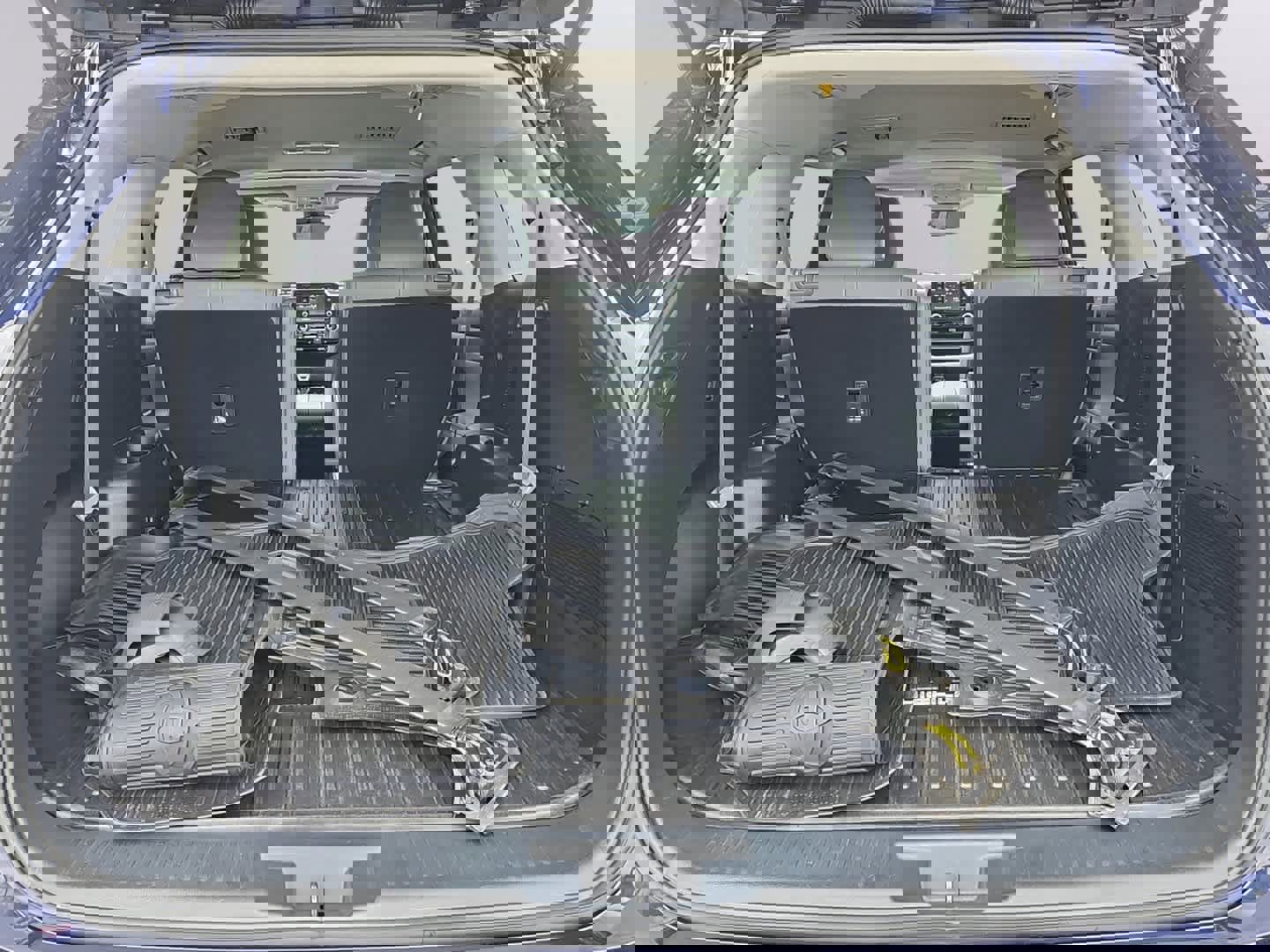 Used 2022 Toyota Highlander XLE AWD/4WD image 32