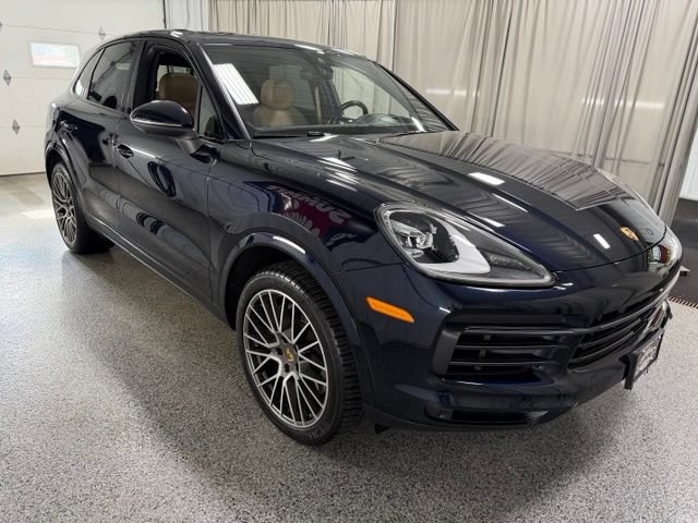 Used 2023 Porsche Cayenne Platinum Edition AWD/4WD image 3