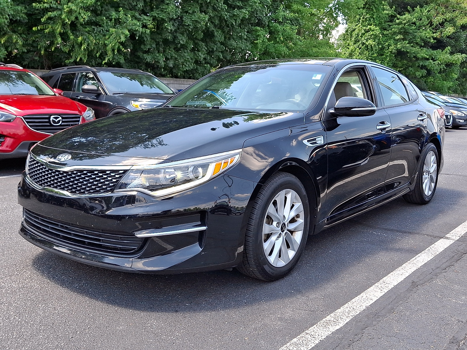 Used 2018 Kia Optima EX w/ Premium Package FWD image 2