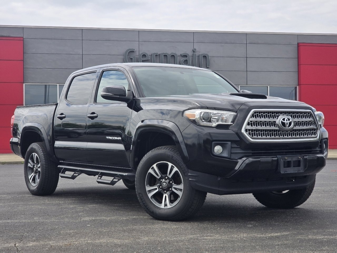 Certified 2017 Toyota Tacoma TRD Sport AWD/4WD image 2
