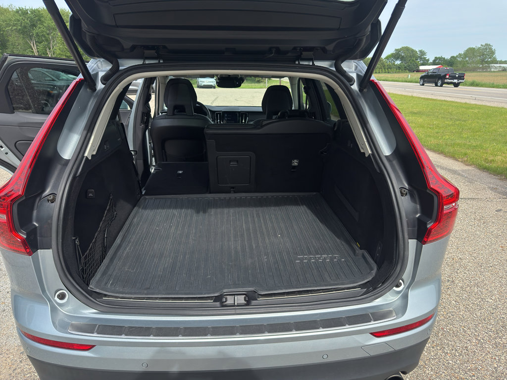 Used 2018 Volvo XC60 T5 Momentum w/ Convenience Package AWD/4WD image 28