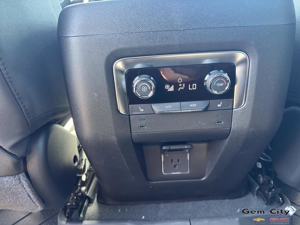 New 2026 Chevrolet Suburban Z71 w/ Comfort Package AWD/4WD image 15