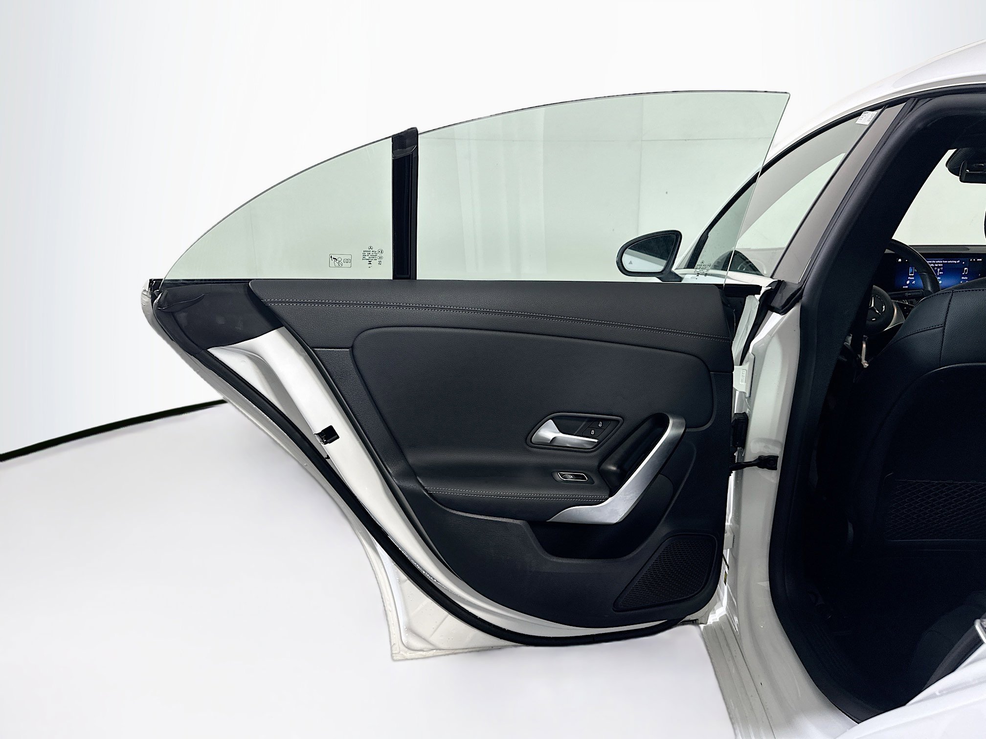 Used 2025 Mercedes-Benz CLA 250 image 27