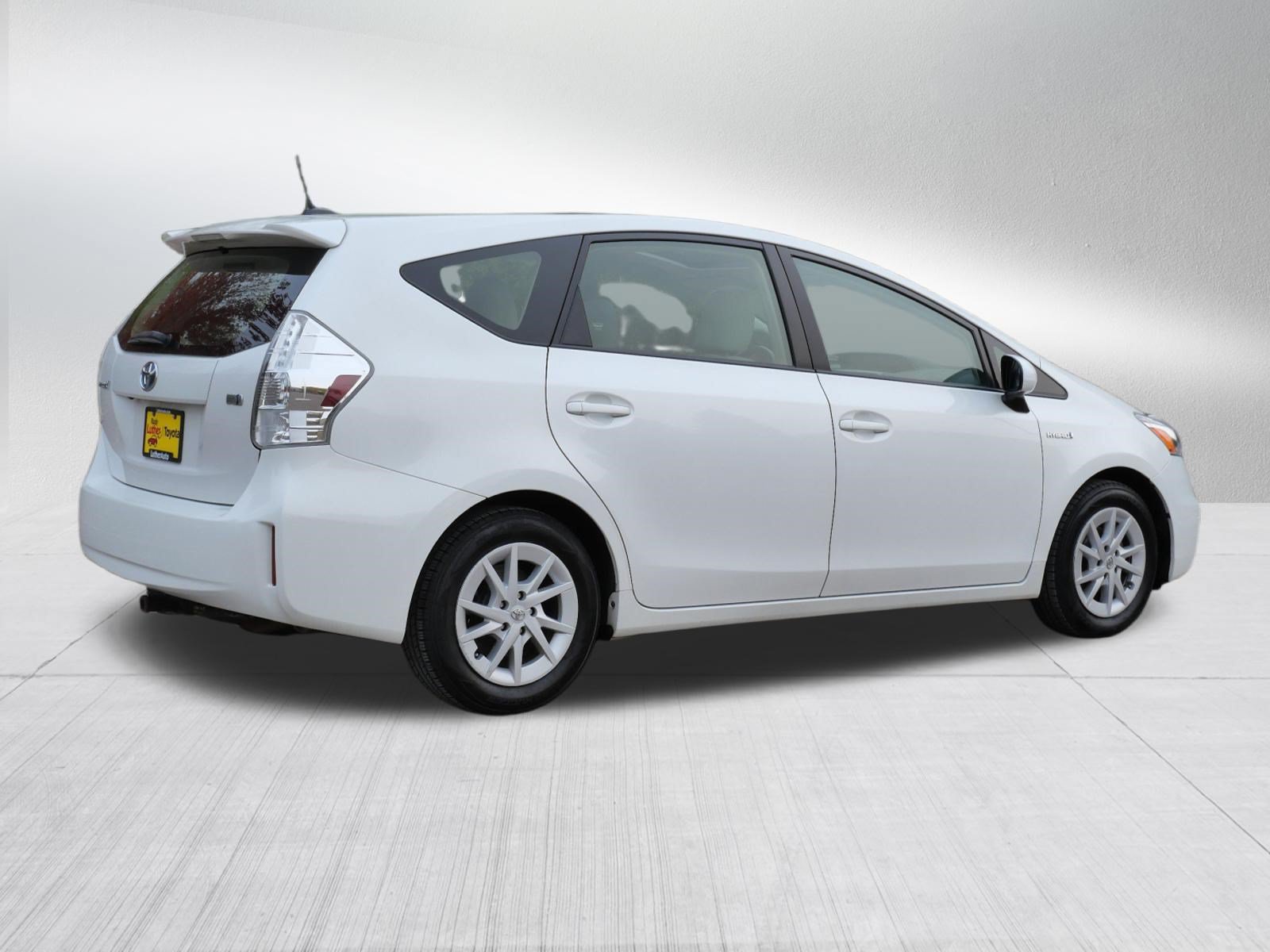 Used 2014 Toyota Prius V Three FWD image 7