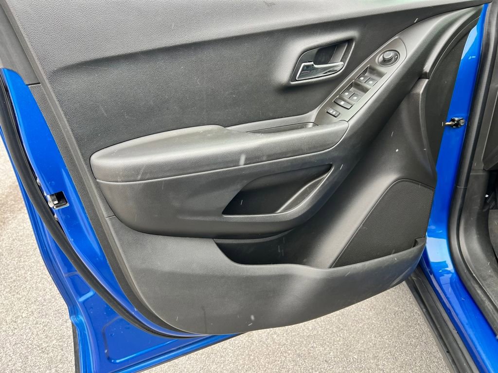 Used 2016 Chevrolet Trax LS w/ LPO, Protection Package image 13