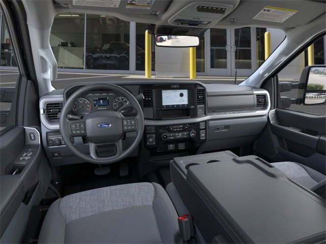 New 2025 Ford F250 XLT w/ FX4 Off-Road Package image 9