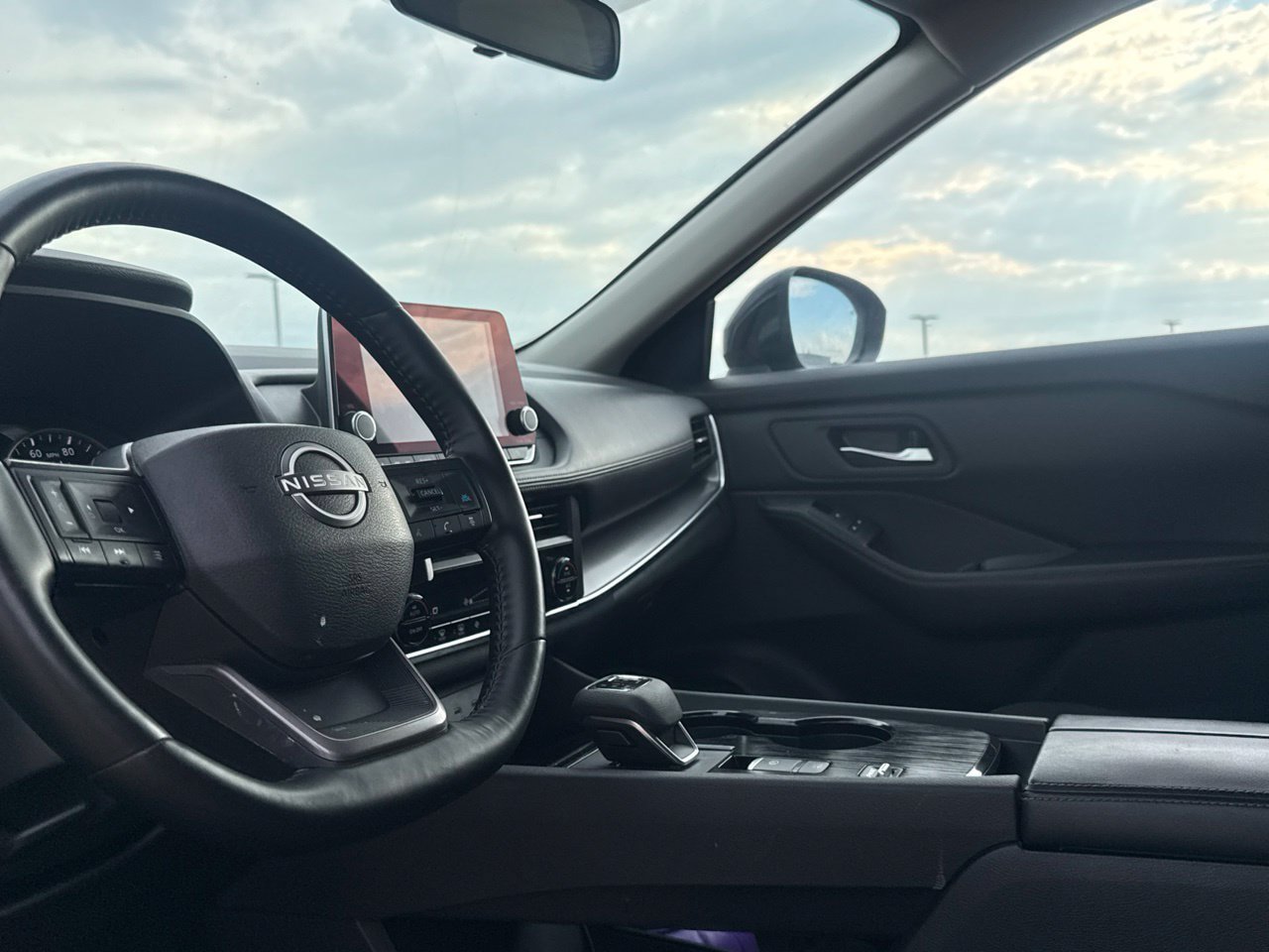 Certified 2025 Nissan Rogue SV FWD image 43