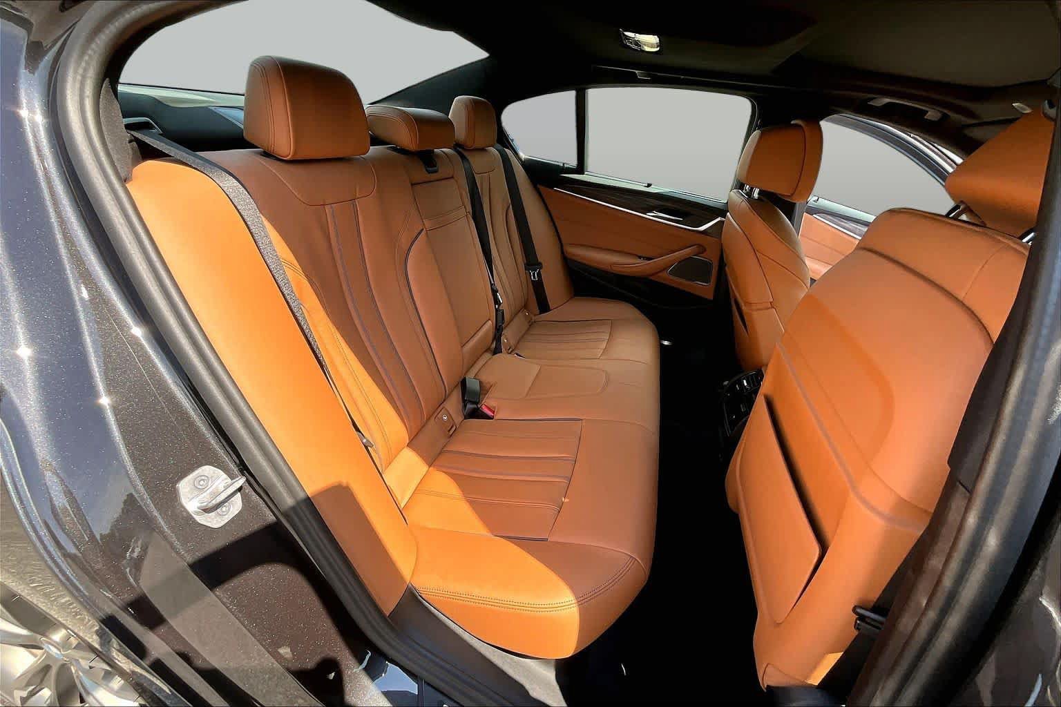Used 2023 BMW M550i xDrive w/ Executive Package AWD/4WD image 19