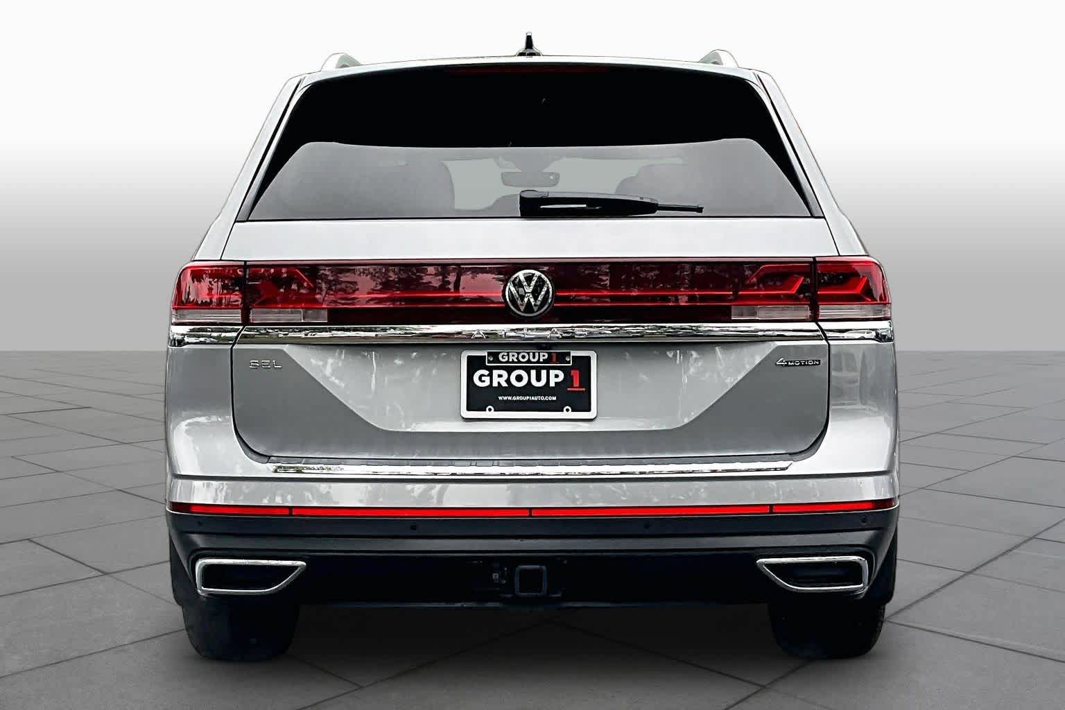 Used 2024 Volkswagen Atlas SEL AWD/4WD image 5