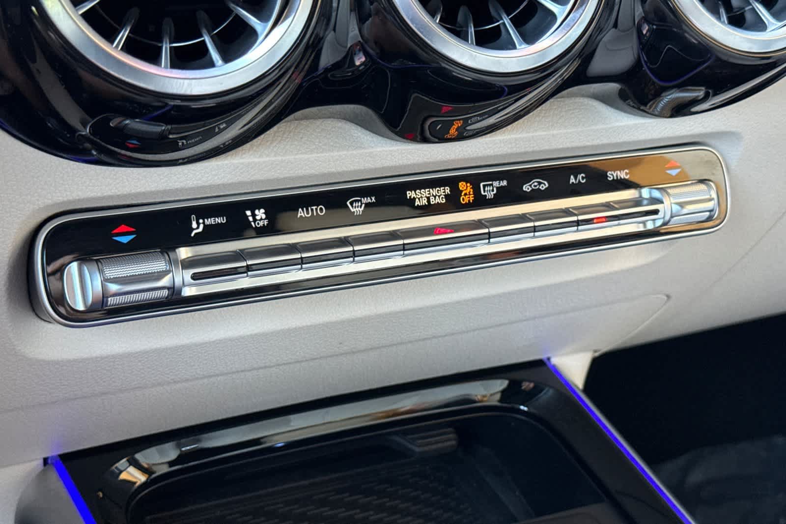 Certified 2025 Mercedes-Benz GLB 250 4MATIC image 19
