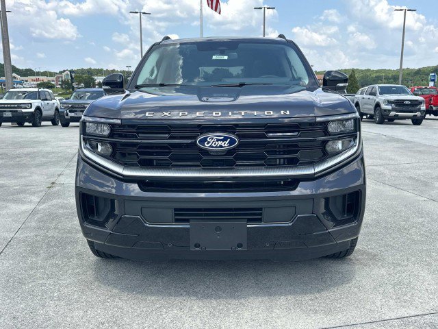 New 2027 Ford Expedition Max Platinum w/ Driver's Package AWD/4WD image 2