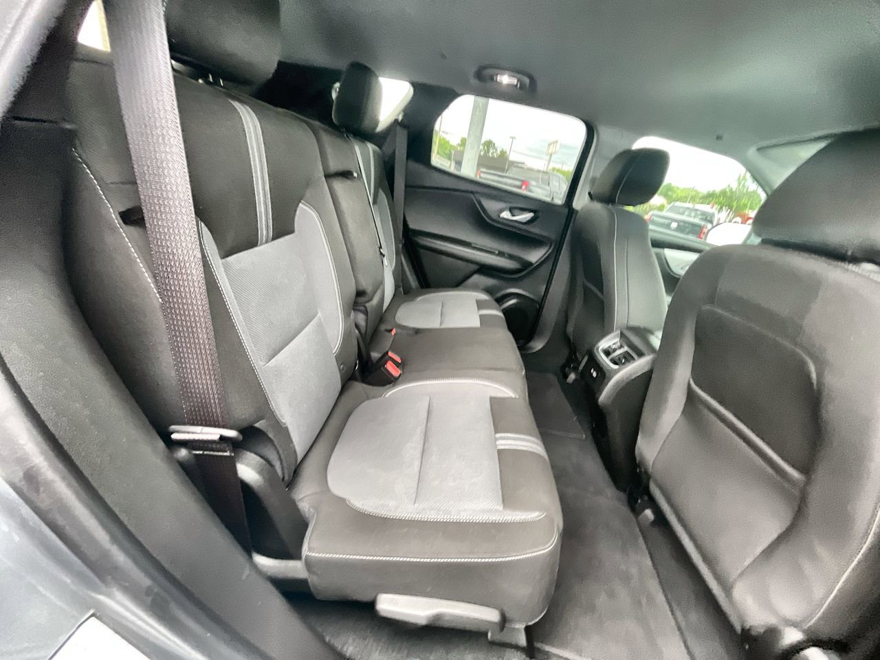 Used 2025 Chevrolet Blazer LT FWD image 26