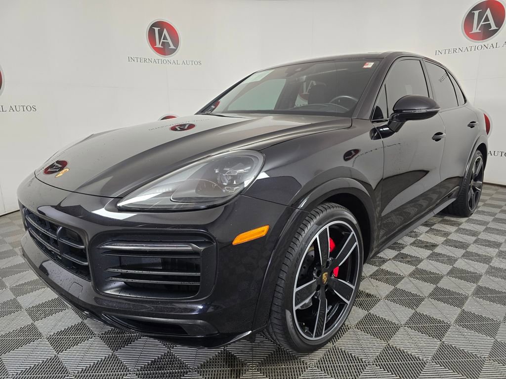 Used 2021 Porsche Cayenne GTS w/ Premium Package image 5
