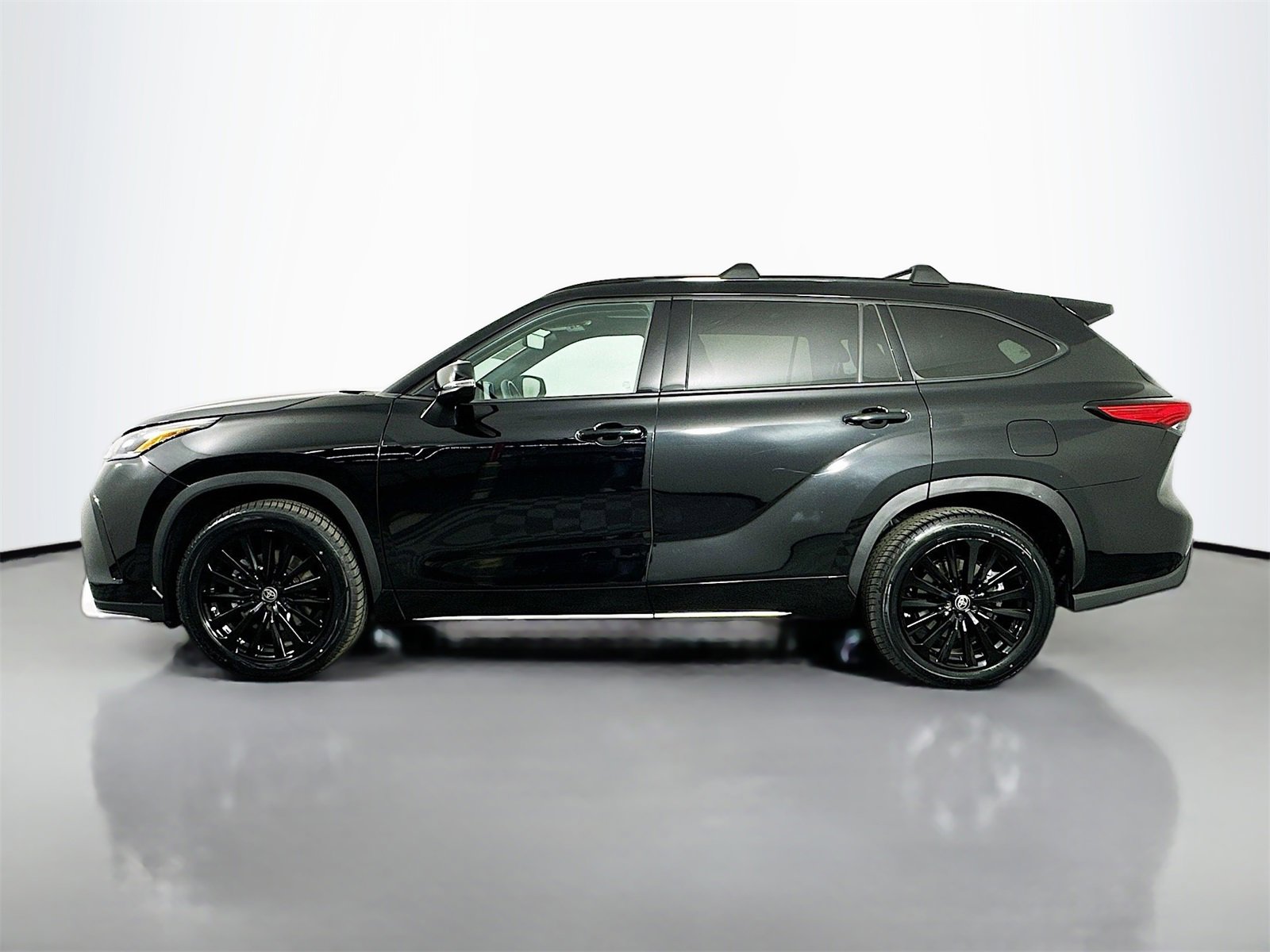 Certified 2023 Toyota Highlander XSE image 4