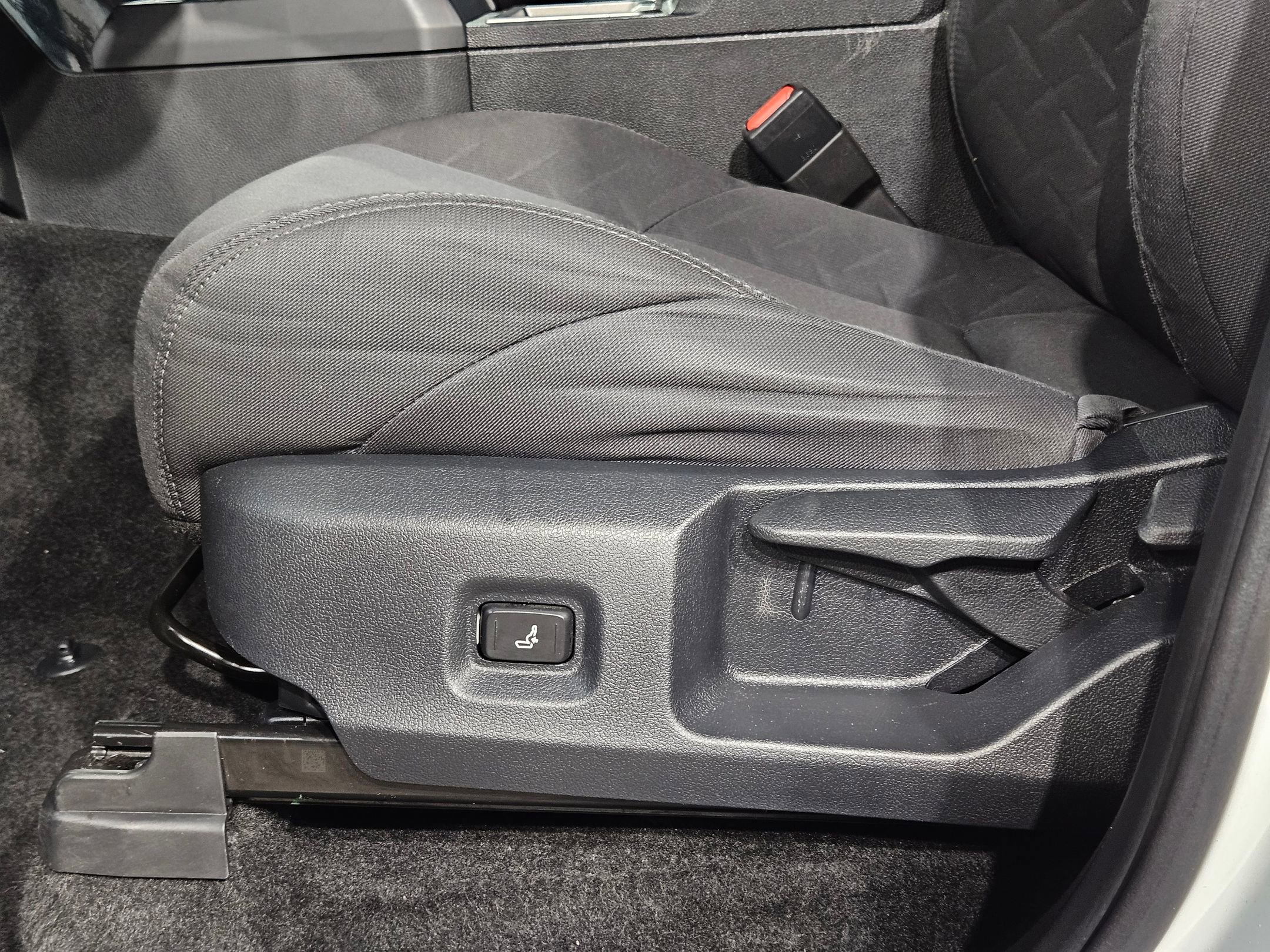 Certified 2024 Toyota Tacoma SR5 image 23