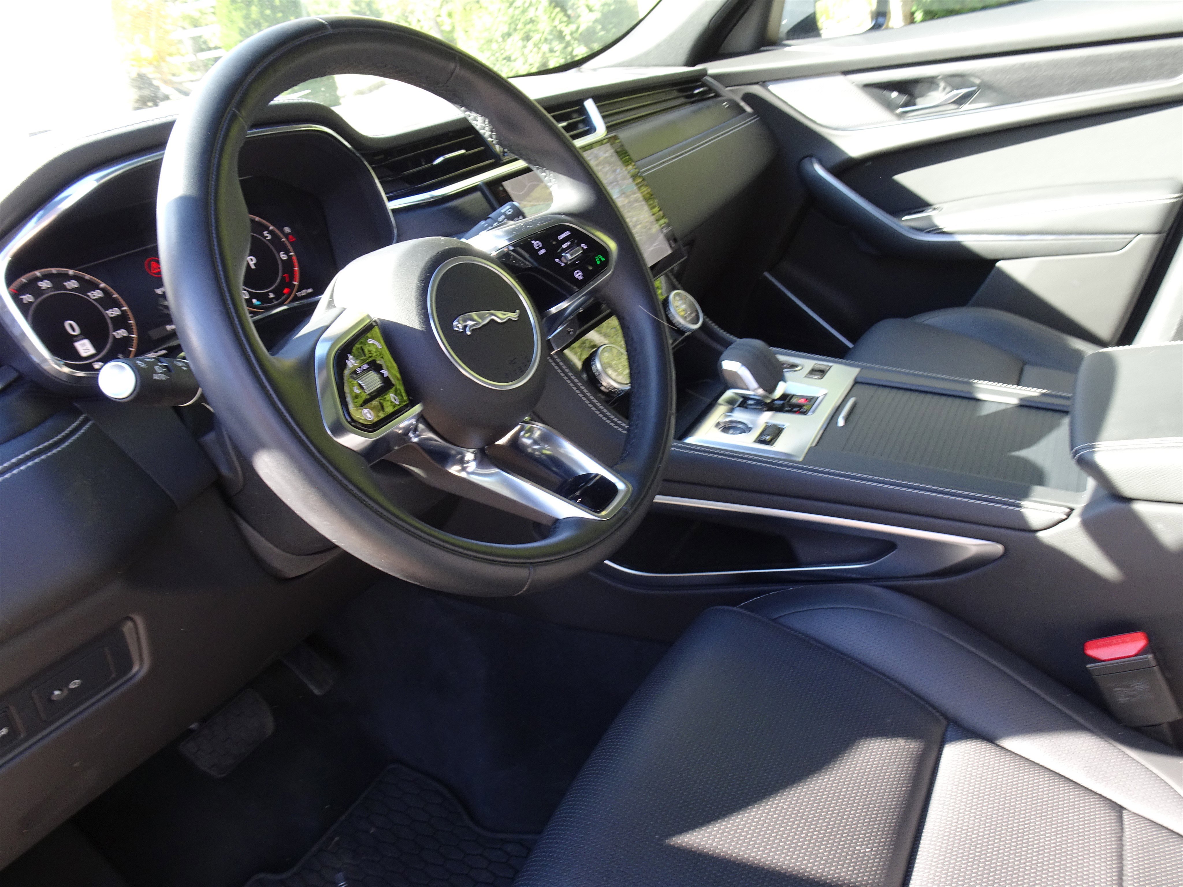 Certified 2025 Jaguar F-PACE R-Dynamic S image 15