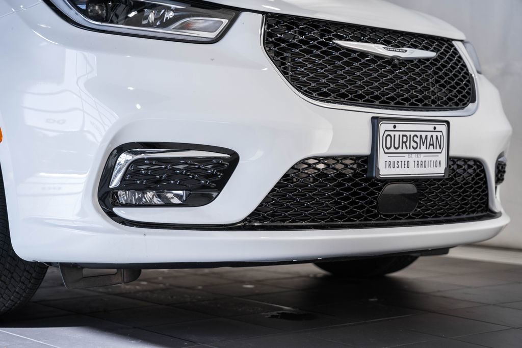 New 2026 Chrysler Pacifica Select image 9