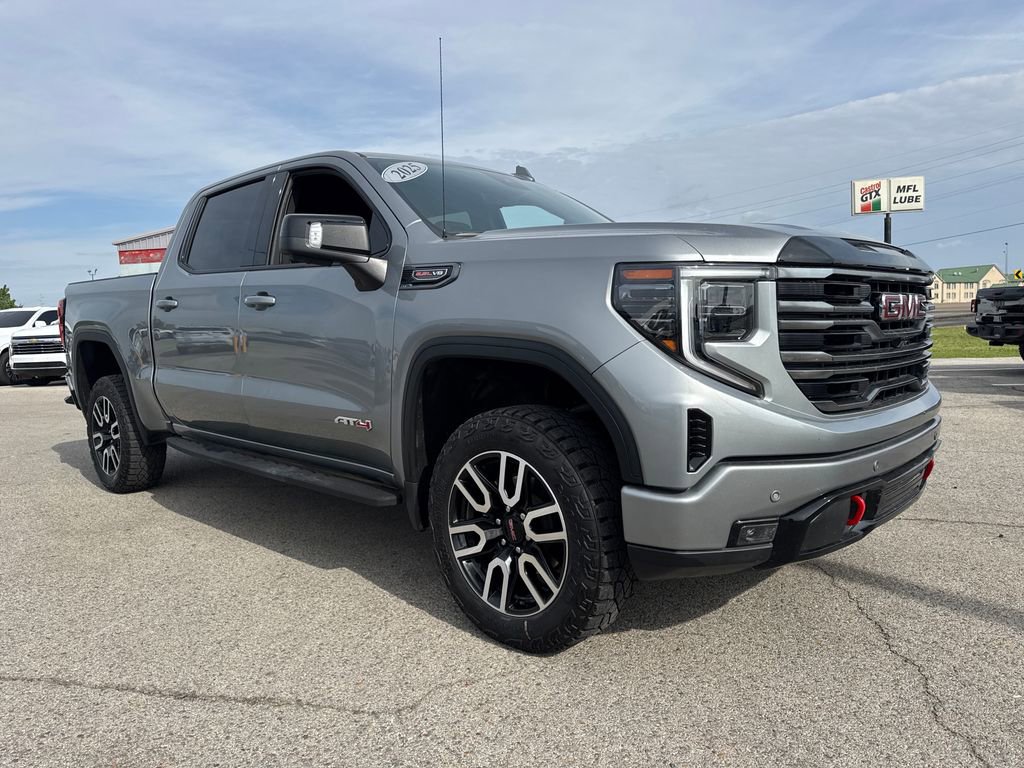 Used 2025 GMC Sierra 1500 AT4 w/ AT4 Premium Package AWD/4WD image 11