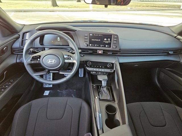 Used 2026 Hyundai Elantra Sport FWD image 11