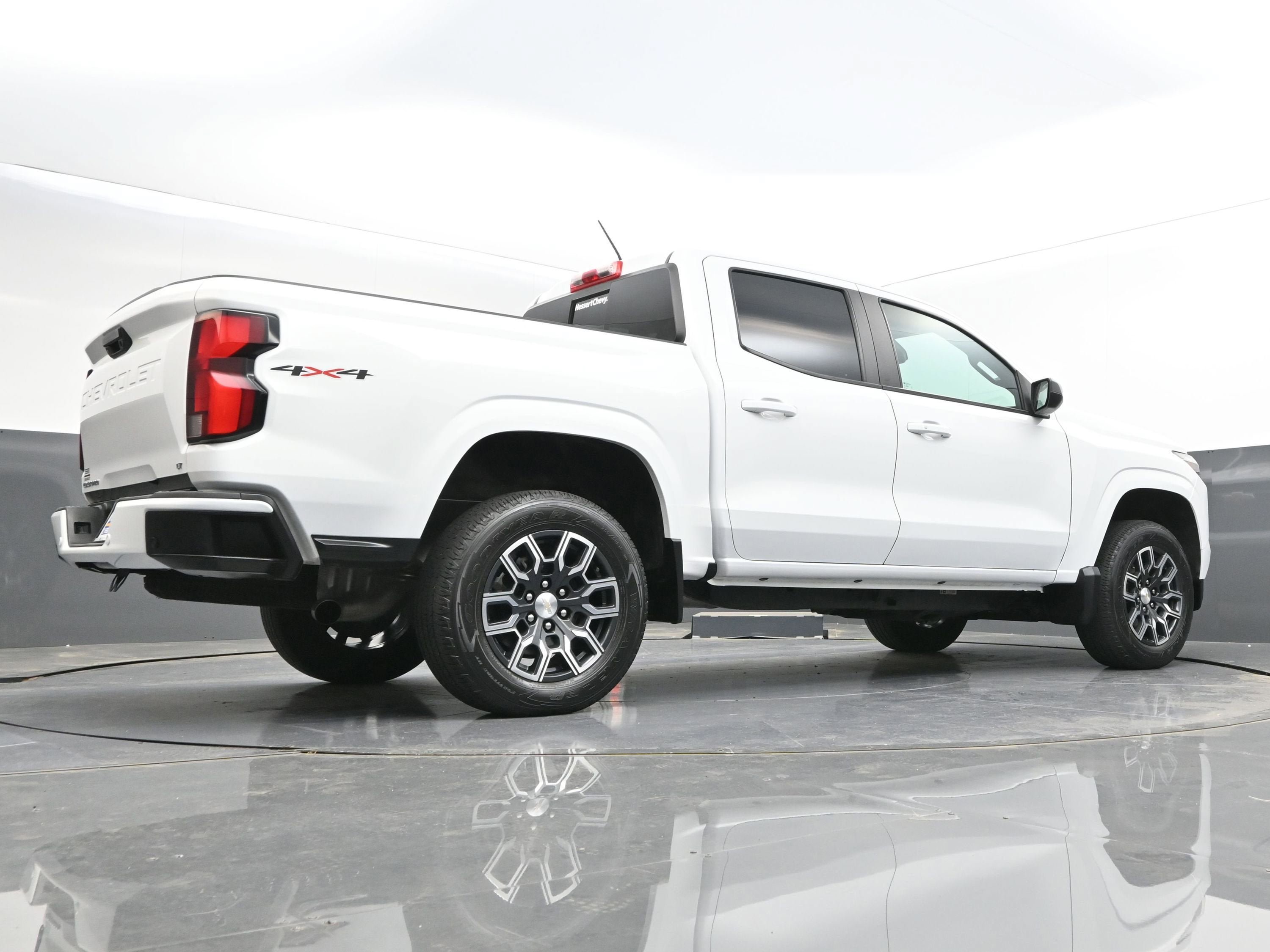 Used 2023 Chevrolet Colorado LT w/ LT Convenience Package III AWD/4WD image 43
