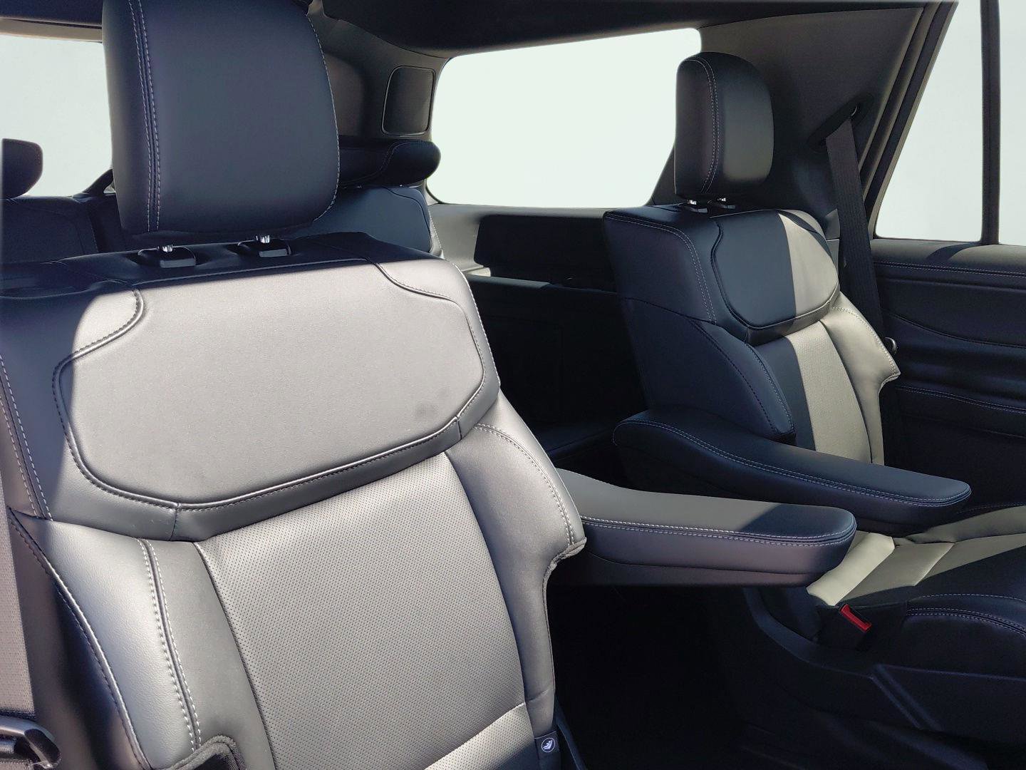 New 2026 Ford Expedition Platinum AWD/4WD image 15