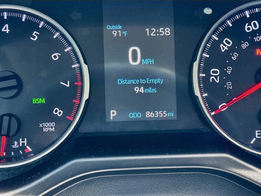 Used 2019 Toyota RAV4 XLE FWD image 12