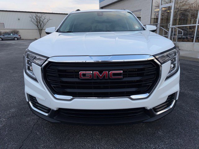 Used 2023 GMC Terrain SLE w/ Driver Convenience Package FWD image 8