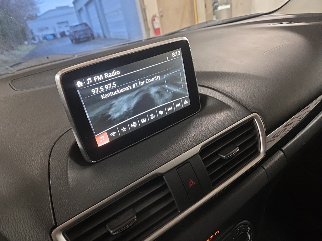 Used 2015 MAZDA MAZDA3 i Sport image 23