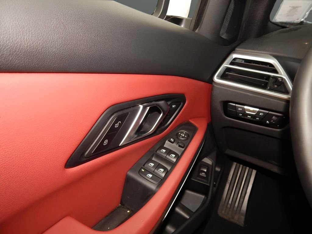Used 2025 BMW 330i xDrive Sedan w/ M Sport Package image 22