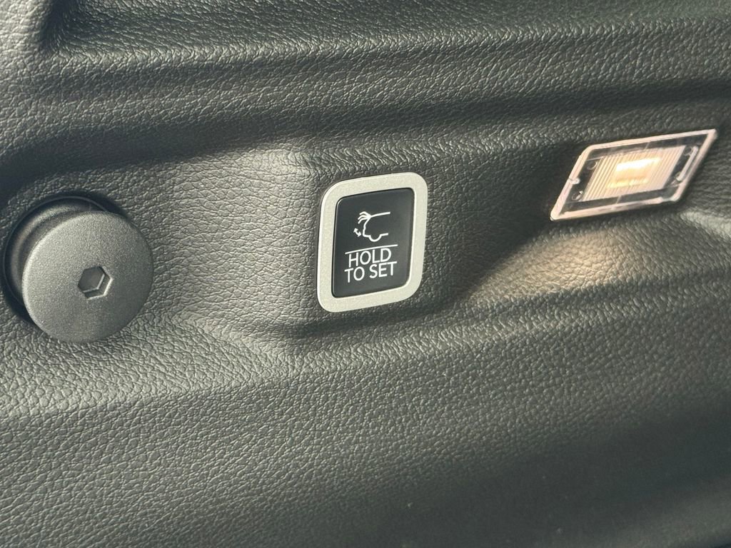 New 2026 Jeep Grand Cherokee L Limited AWD/4WD image 17
