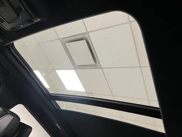 Used 2025 GMC Yukon AT4 Ultimate w/ LPO, Floor Liner Package AWD/4WD image 39