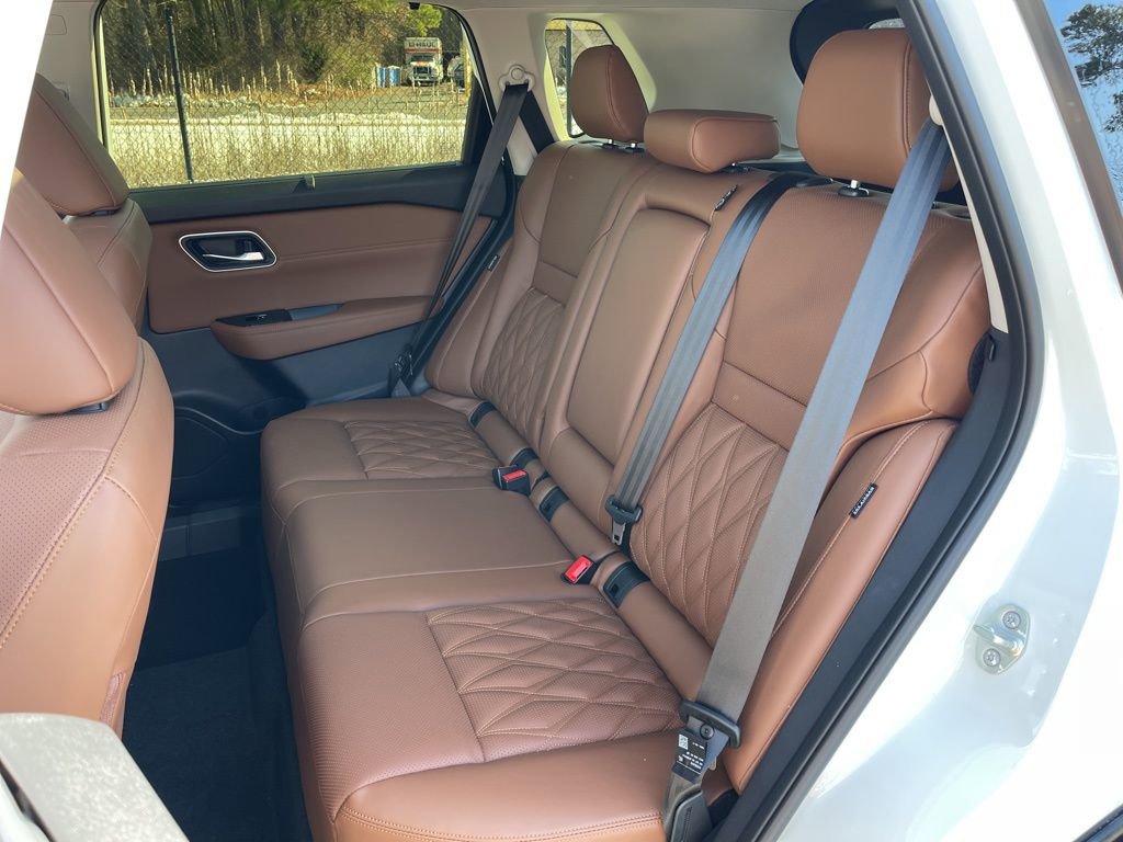 New 2026 Nissan Rogue Platinum w/ Tech Package AWD/4WD image 19