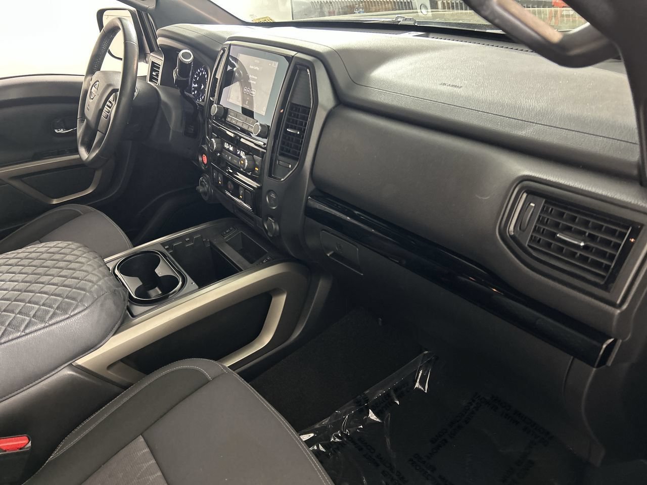 Used 2024 Nissan Titan SV w/ SV Bronze Edition Package AWD/4WD image 27