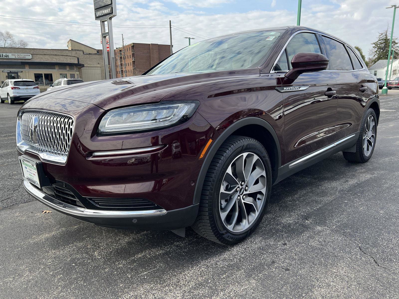 Used 2022 Lincoln Nautilus Reserve w/ Equipment Group 201A AWD/4WD image 11