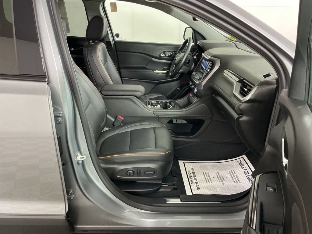 Used 2023 GMC Acadia AT4 w/ Technology Package AWD/4WD image 7