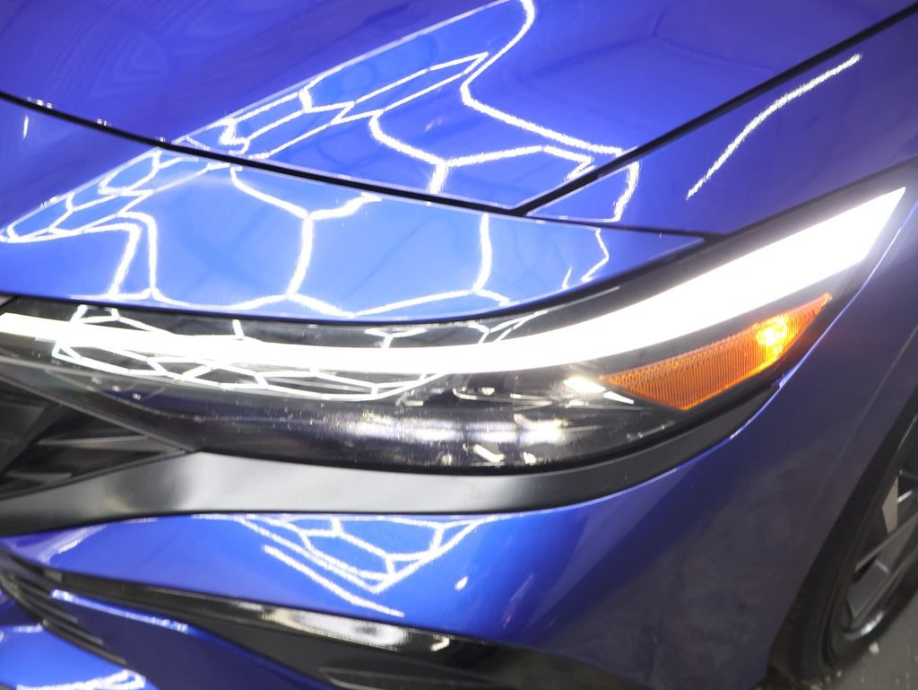 Used 2025 Hyundai Elantra SEL FWD image 28