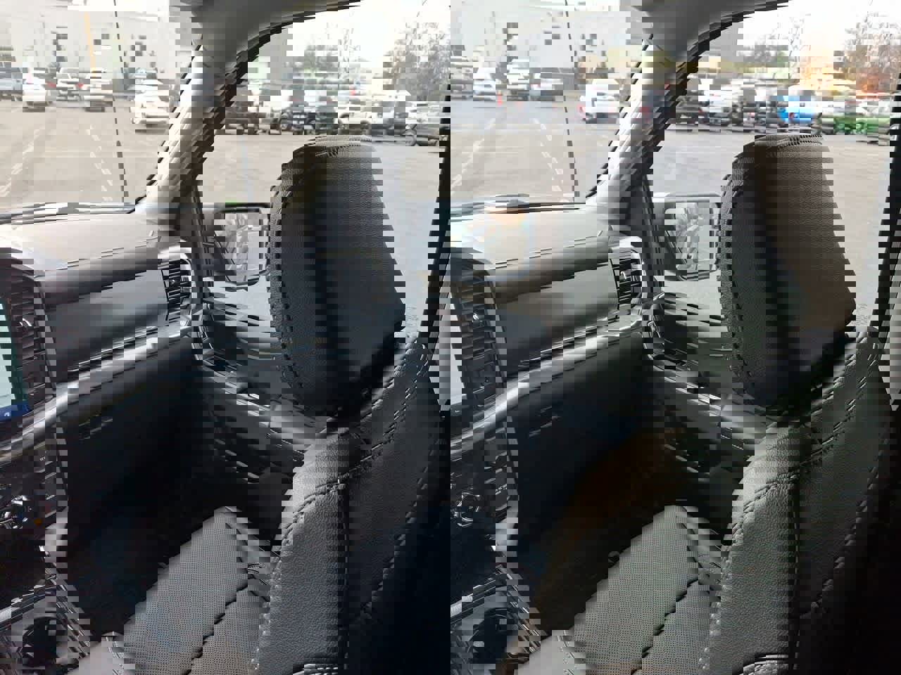 Used 2022 Ford F150 Lariat w/ FX4 Off-Road Package image 11