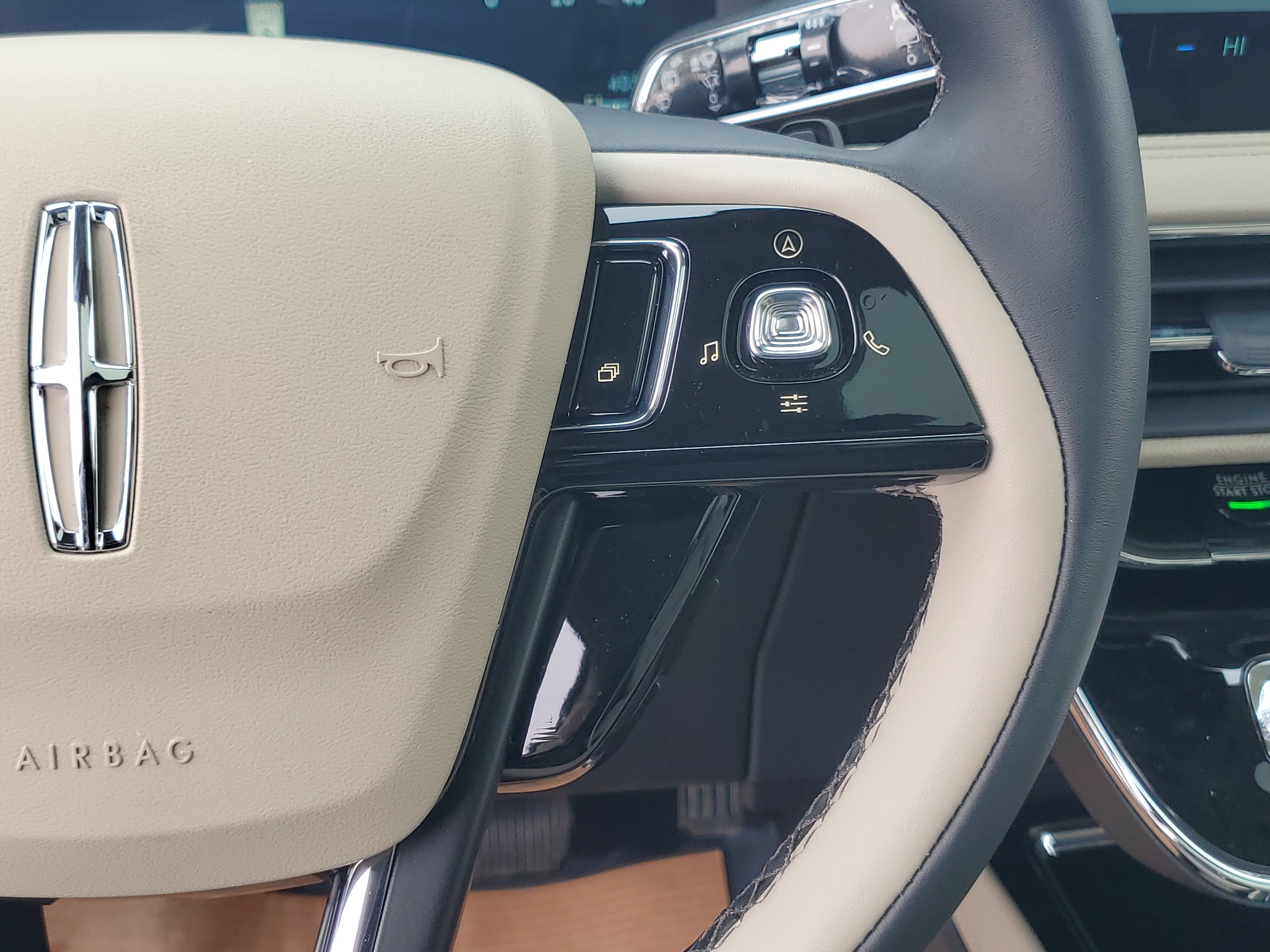 New 2026 Lincoln Corsair Premiere image 18