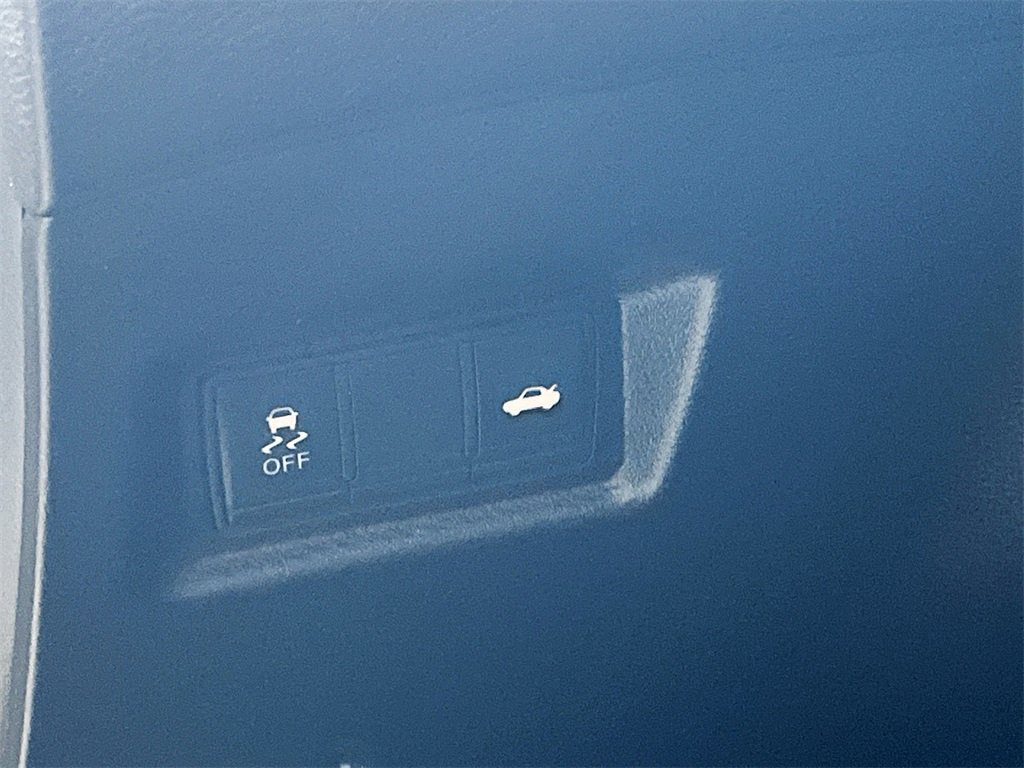 Used 2023 INFINITI Q50 Luxe w/ Cargo Package image 10