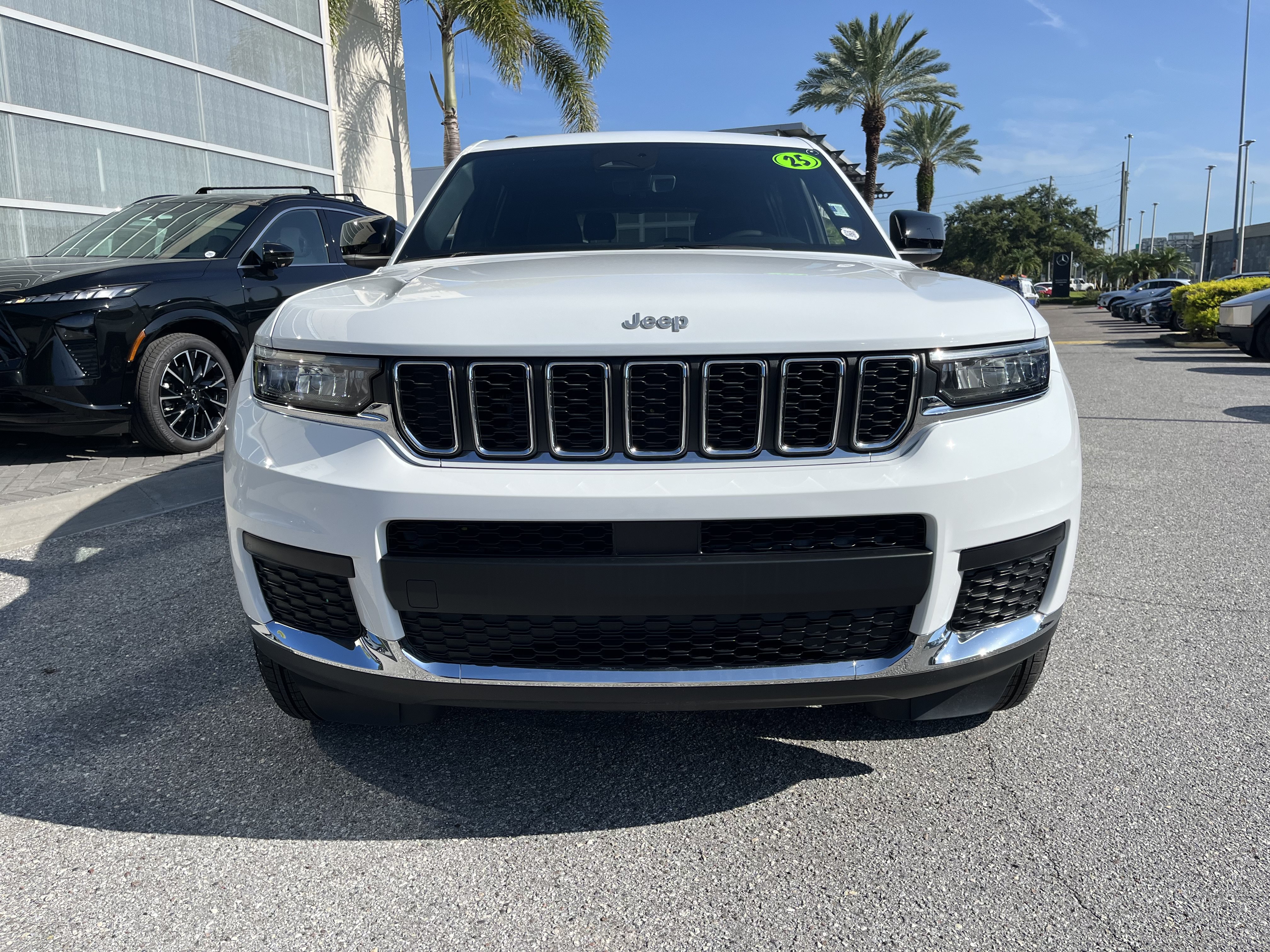 Used 2025 Jeep Grand Cherokee L Laredo AWD/4WD image 13