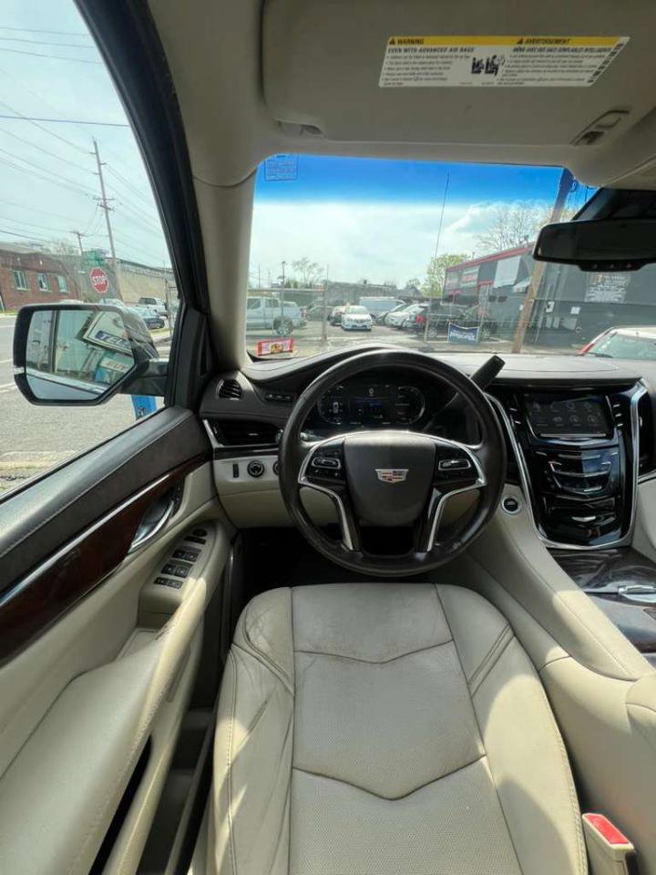Used 2016 Cadillac Escalade ESV Luxury image 35