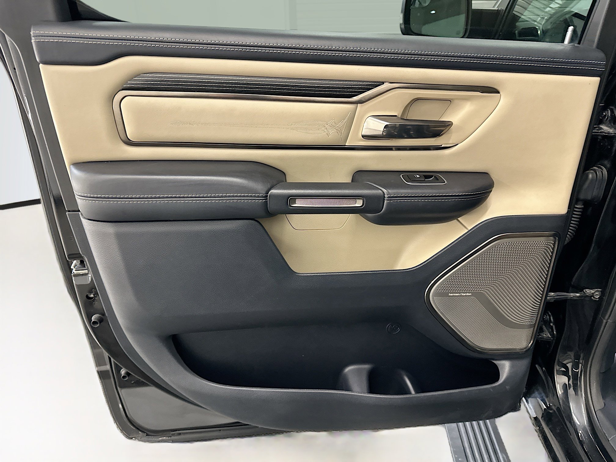 Used 2021 RAM 1500 Limited image 28