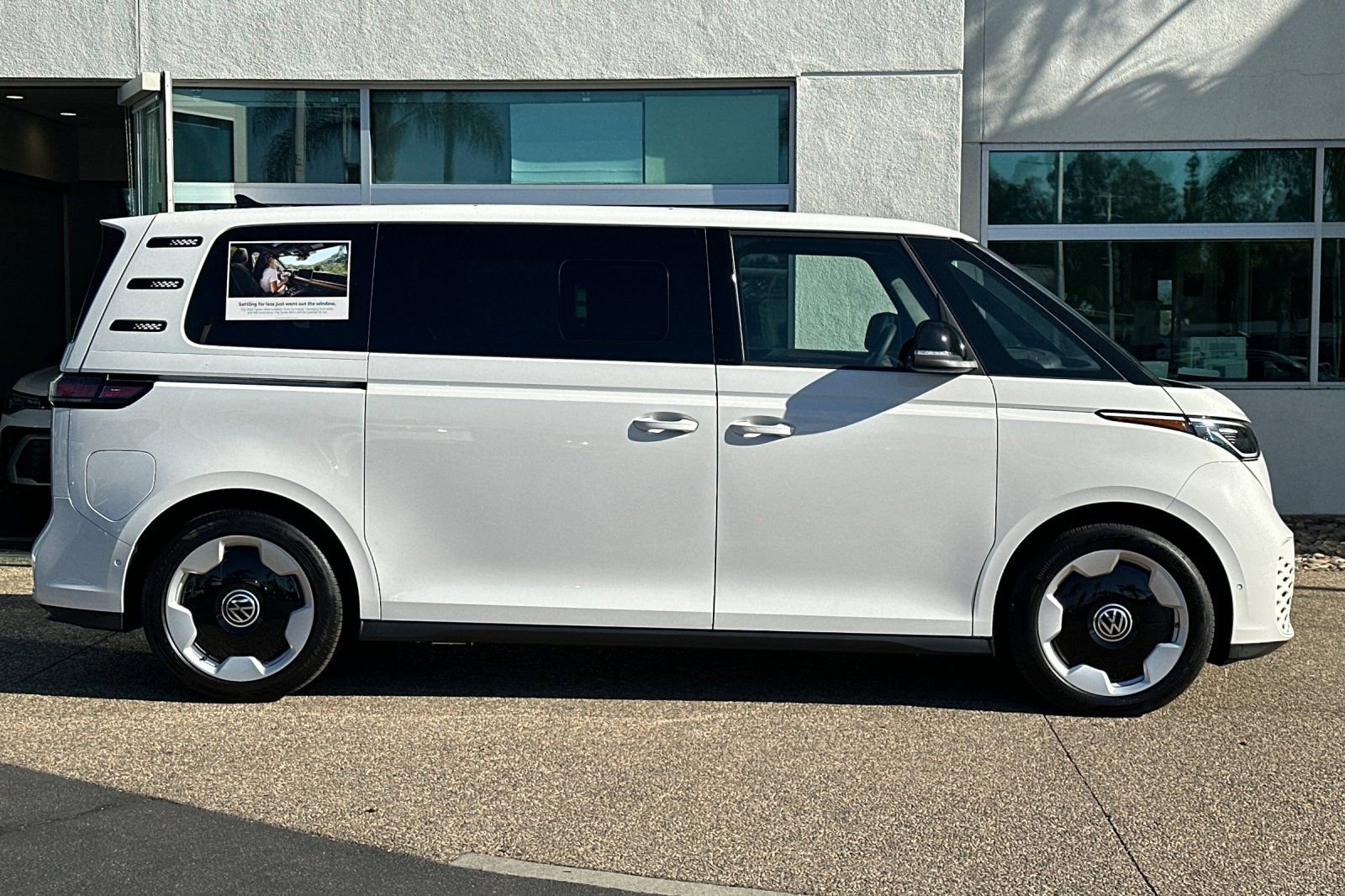 New 2025 Volkswagen ID. Buzz Pro S image 3